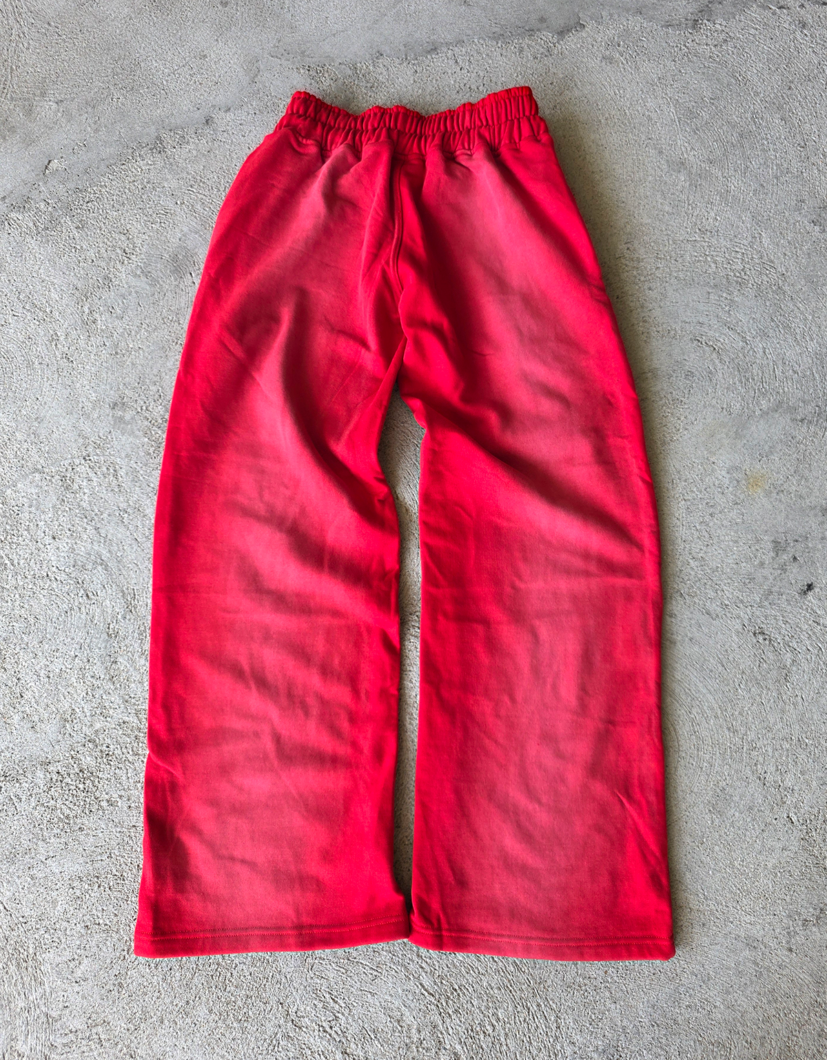 Cursive Baggy Sweatpants - Red